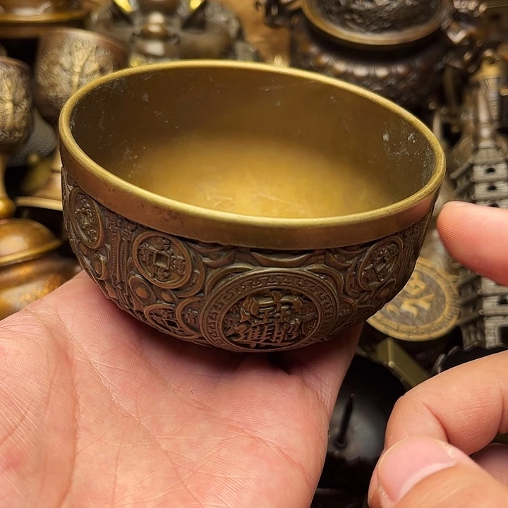 精美铜器做工精湛