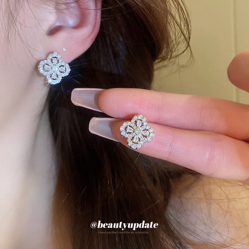 铜合金耳饰 满钻四叶草~爆闪镂空花朵耳钉轻奢风耳环时尚气质