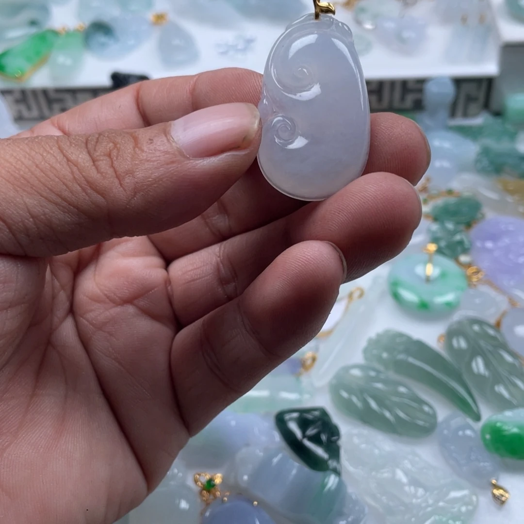 翡翠未镶嵌颈饰翡翠冰如意