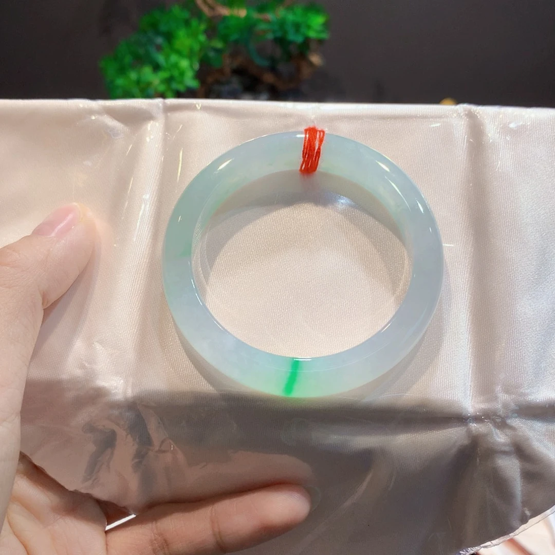 翡翠未镶嵌手镯50