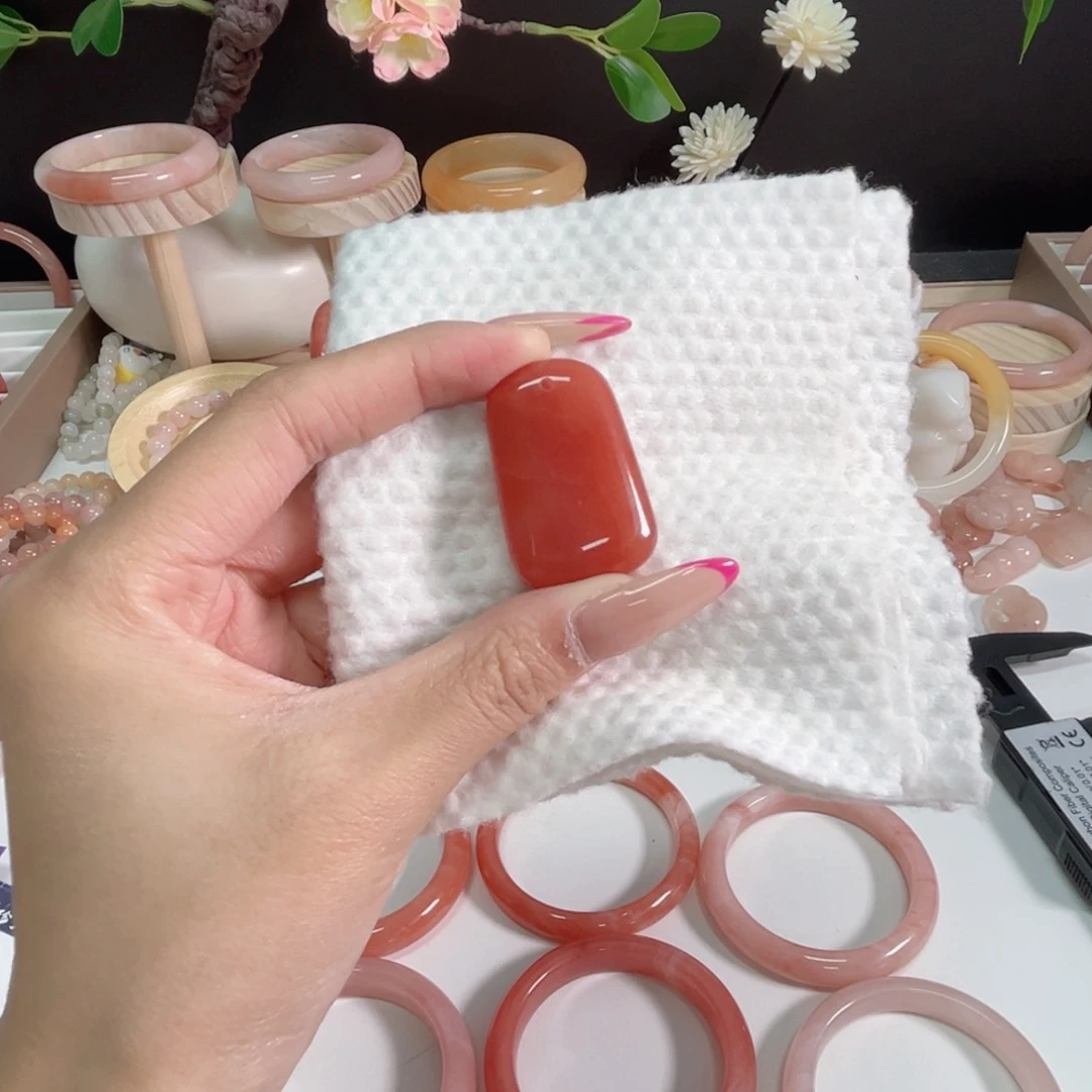 未镶嵌手镯石英质玉?**?