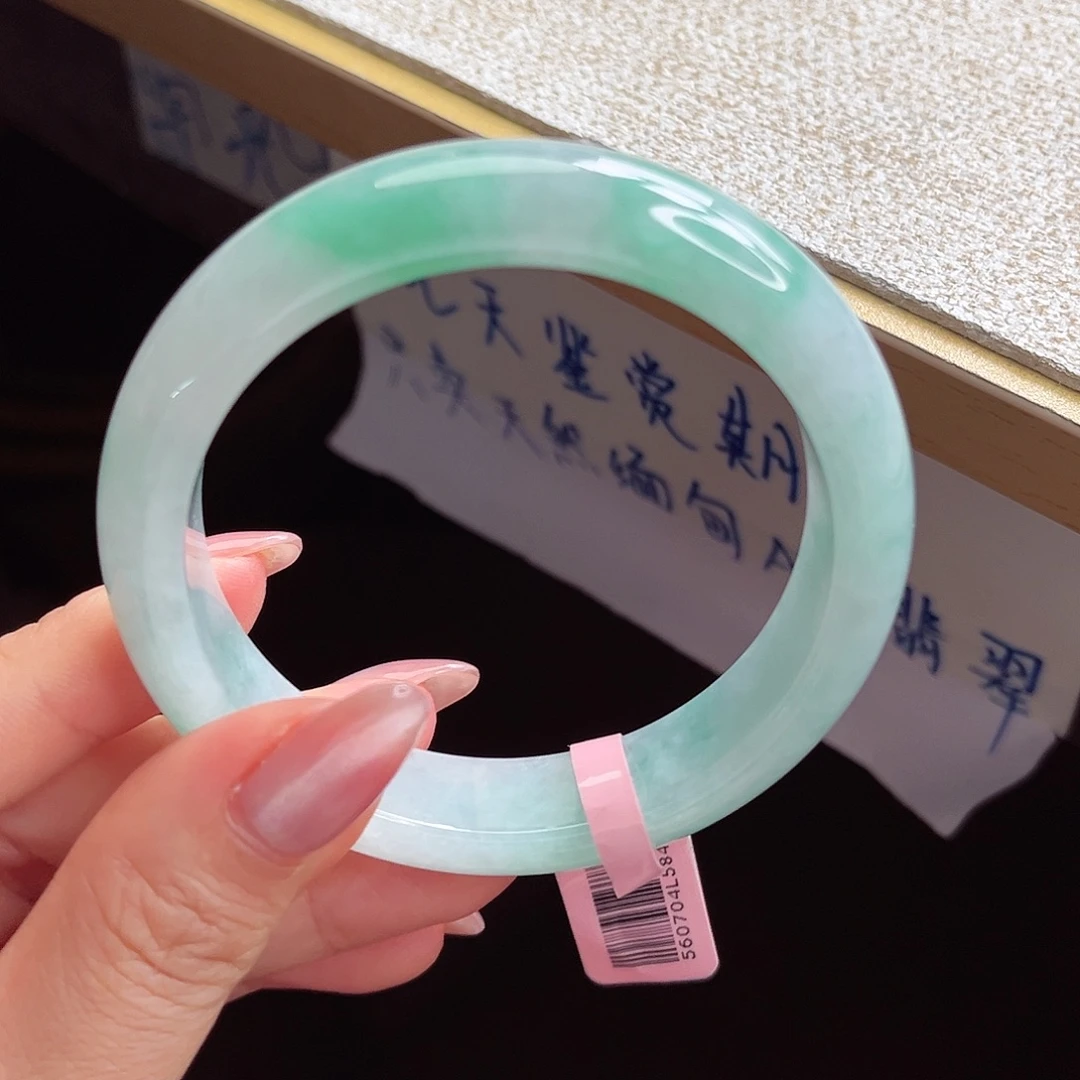翡翠未镶嵌手镯手镯