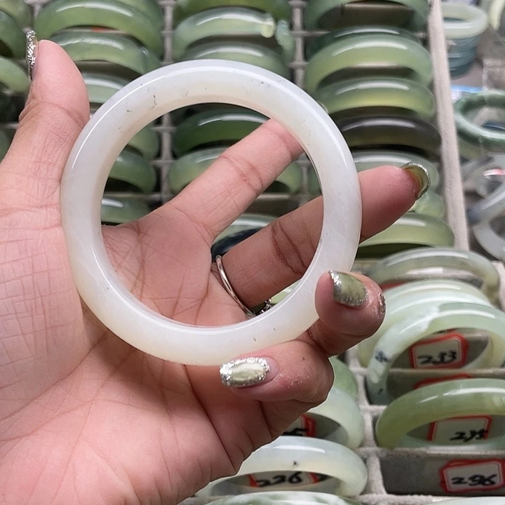 蛇纹石玉未镶嵌手镯236
