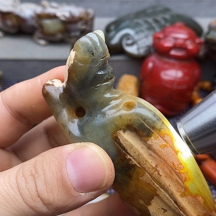 未镶嵌蛇纹石玉颈饰