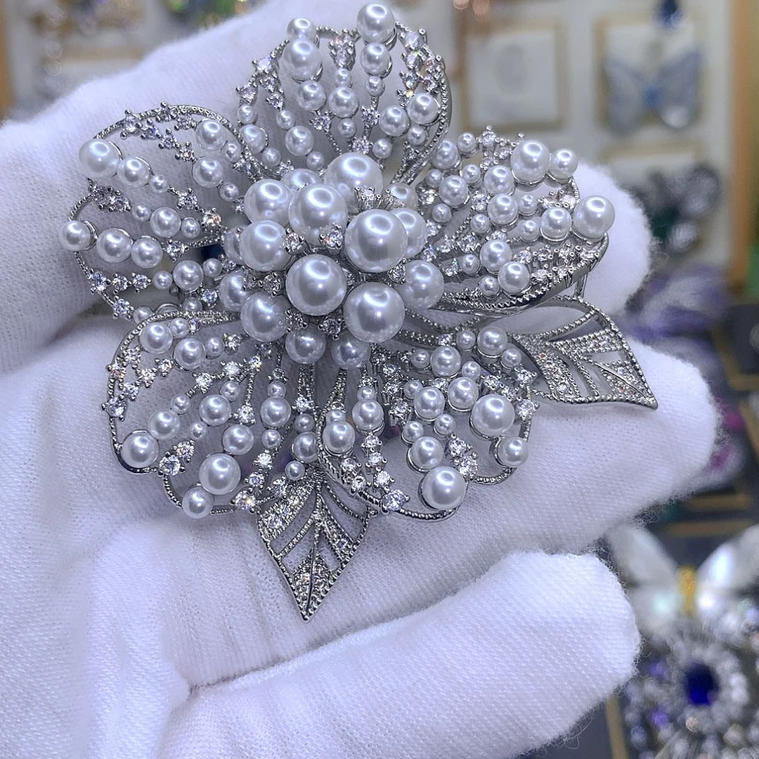 仿水晶铜胸针胸花