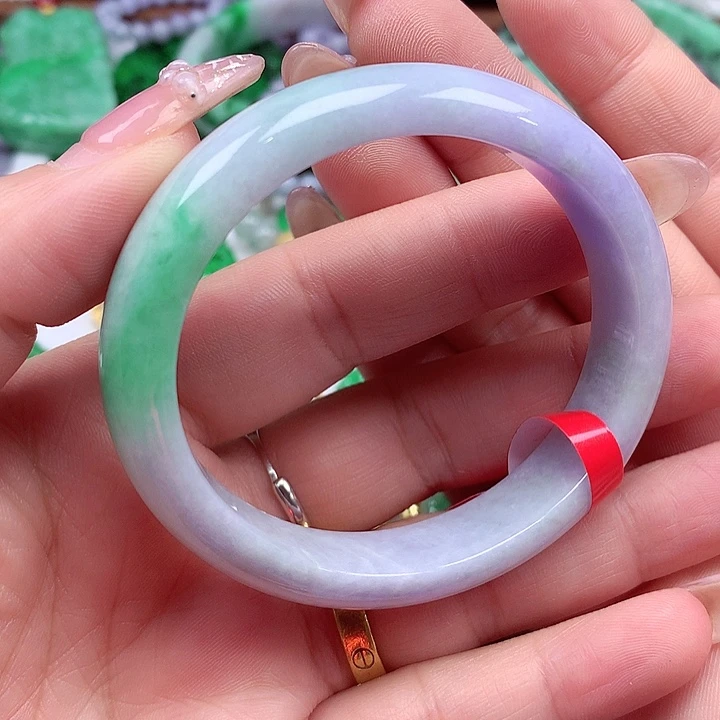 翡翠手镯未镶嵌翡翠手镯