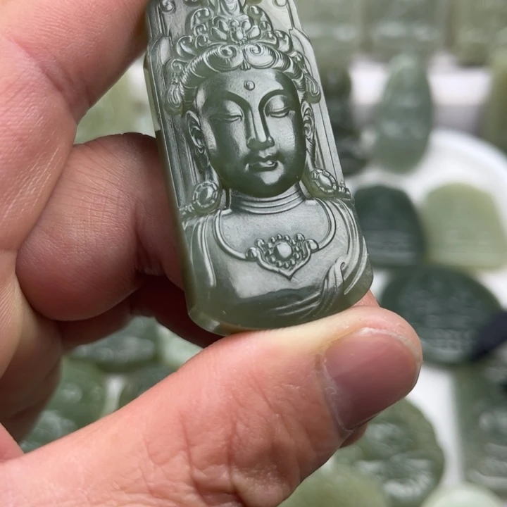 和田玉未镶嵌颈饰