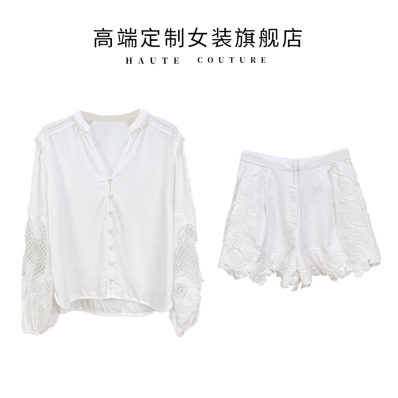 春夏2025女装设计感拼接蕾丝镂空宽松V领衬衫+刺绣边高腰短裤套装