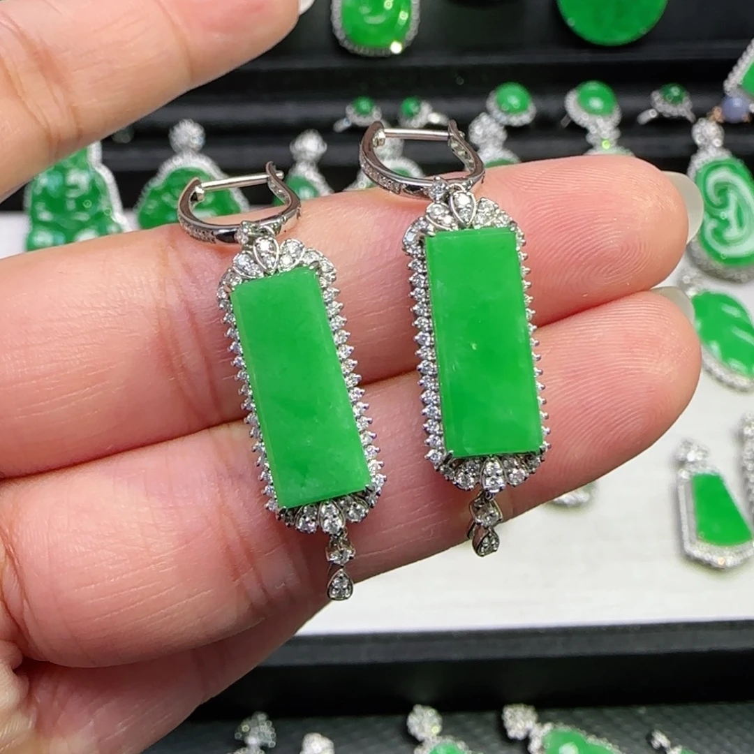 翡翠18K金镶嵌颈饰耳饰