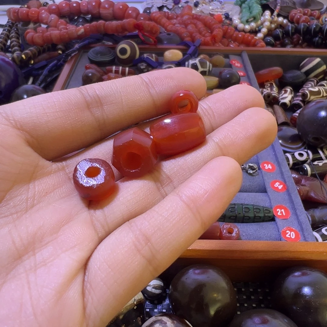 用***8玛瑙/玉髓未镶嵌珠宝半成品