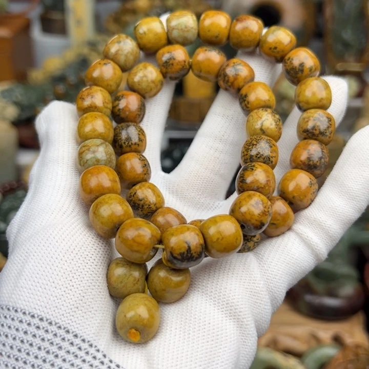 手串未镶嵌岫岩河磨玉（透闪石质玉）月**阳