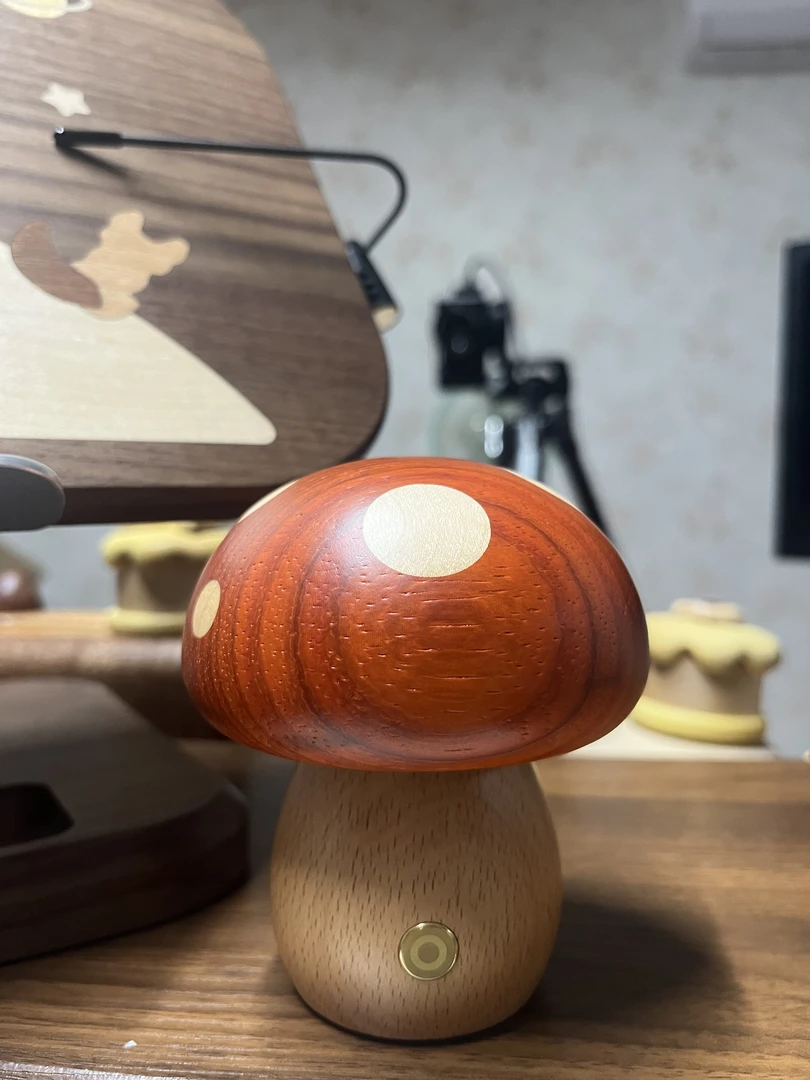 红镶嵌实木圆头蘑菇小夜灯