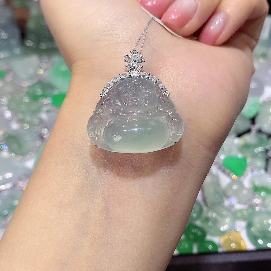 翡翠18K金镶嵌颈饰佛