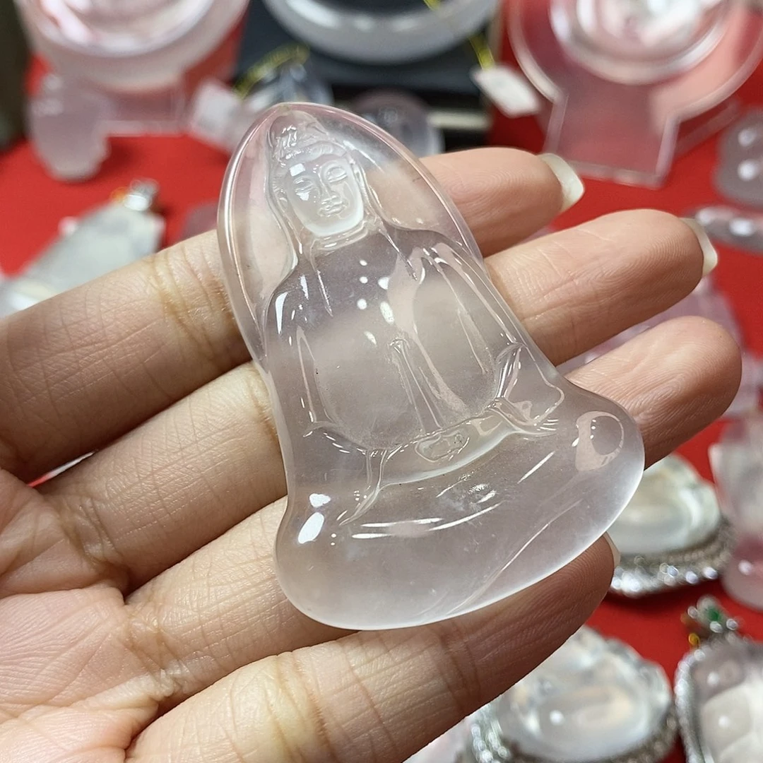 玉***阳吊坠(赠链)未镶嵌石英质玉