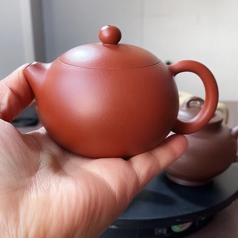 茶壶紫砂本山朱泥，200 c c西施