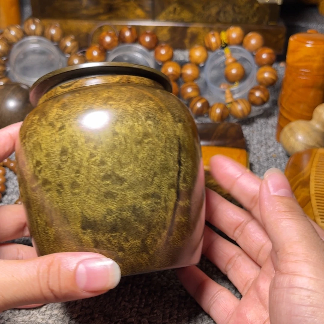 金丝楠茶叶罐阴沉花纹