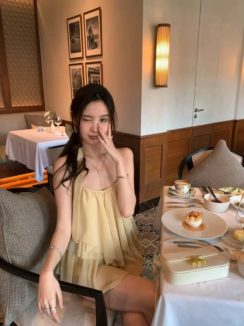 【时髦夏日】夏季纯欲甜美层层荷叶边吊带背心配高腰气质热裤两件套