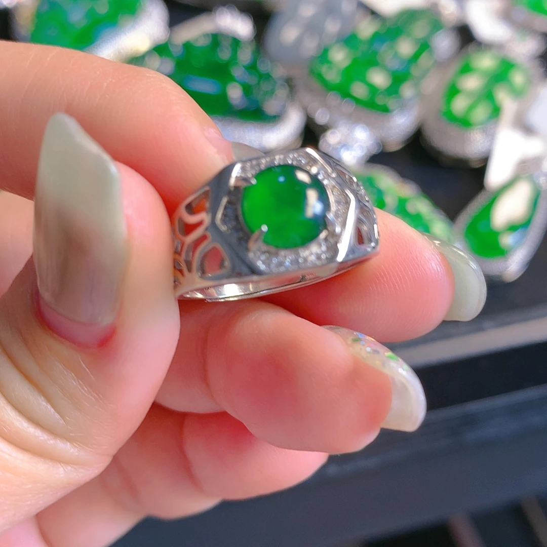 翡翠颈饰银S925镶嵌翡翠