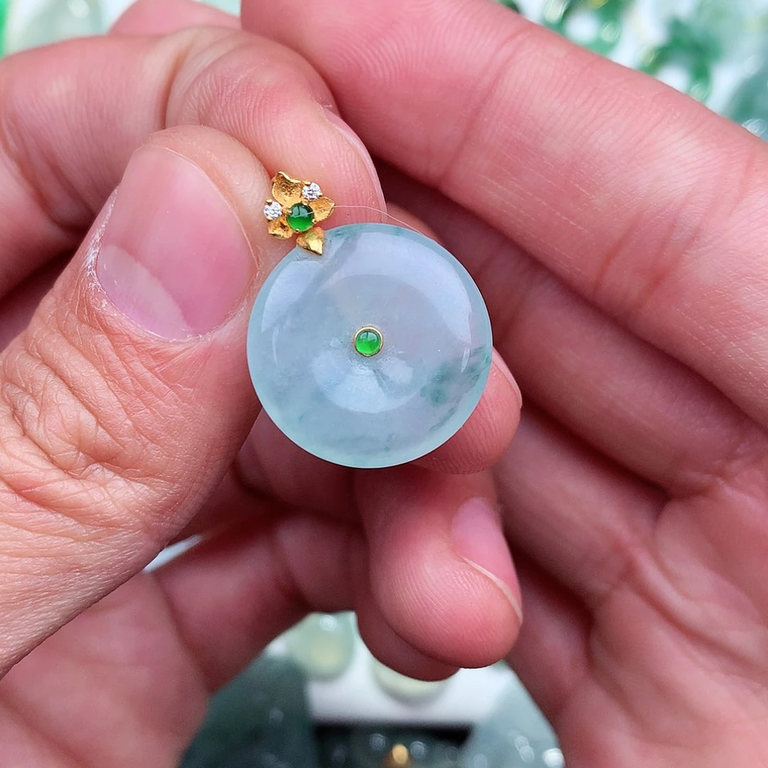 翡翠吊坠(不含链)18K金镶嵌