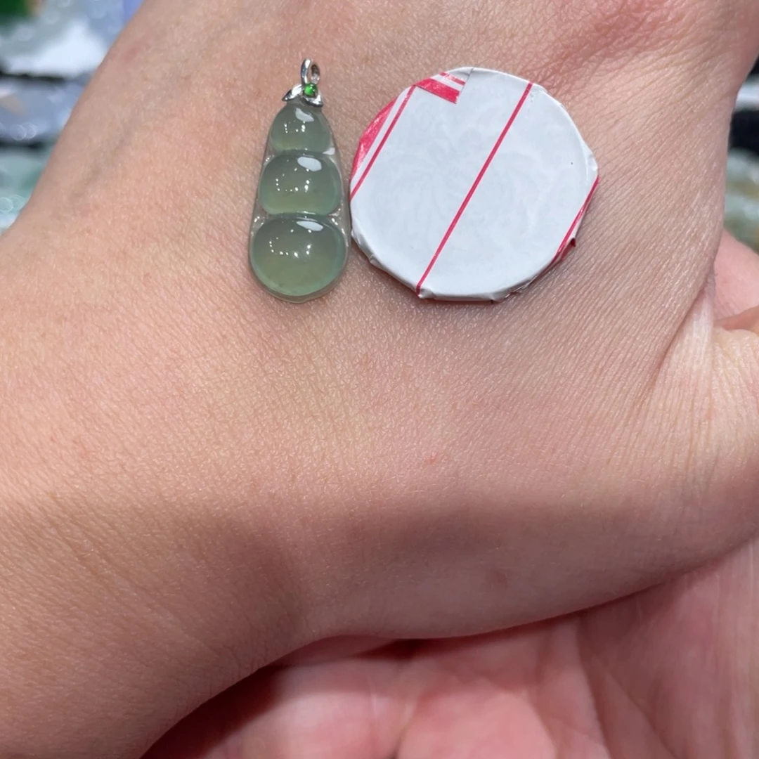 翡翠颈饰18K金镶嵌多样性