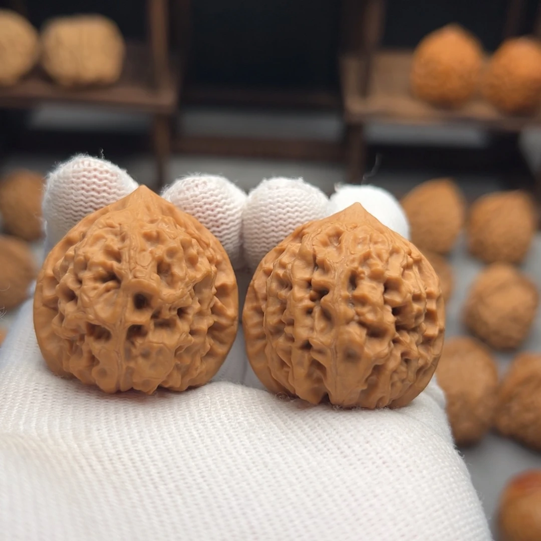 桃核吊坠花***夜太行龙纹35.38.36