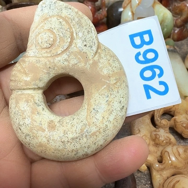蛇纹石玉颈饰未镶嵌亮*