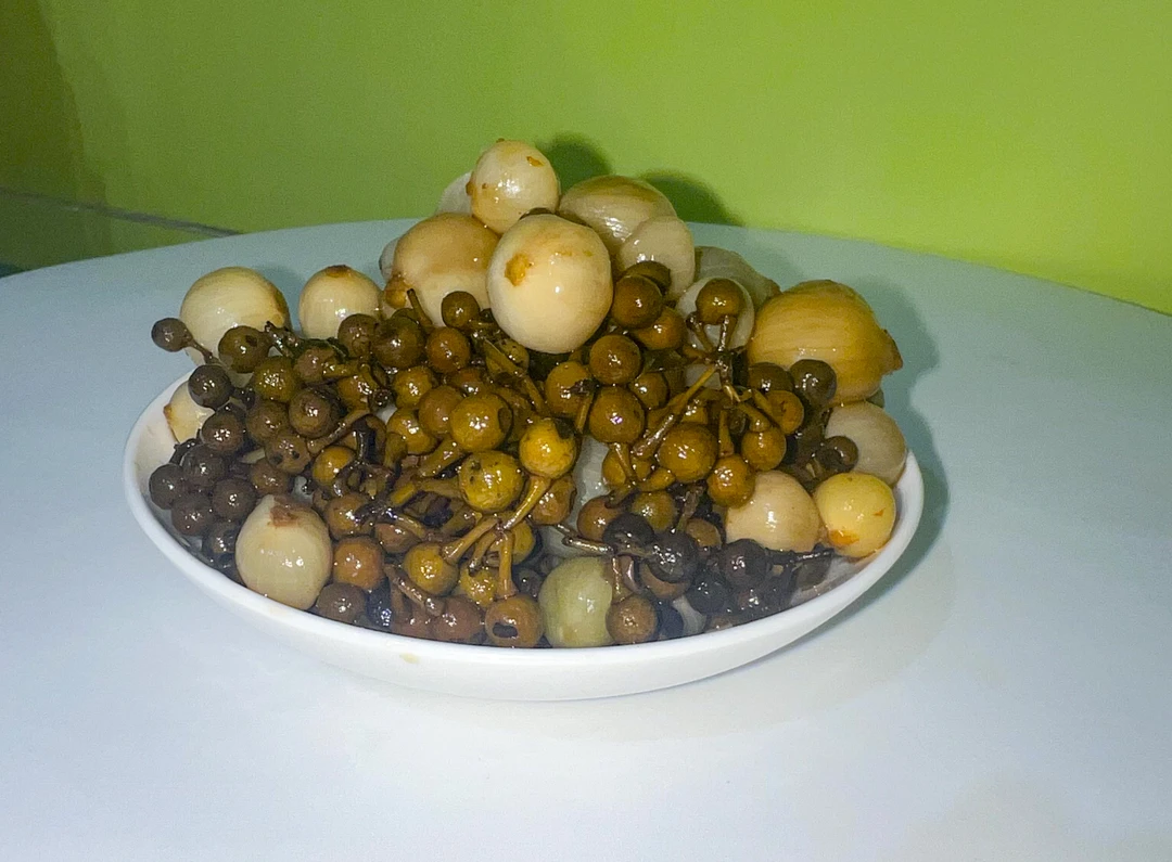 镇雄特产木姜子泡小蒜开胃下饭下菜一瓶550g装