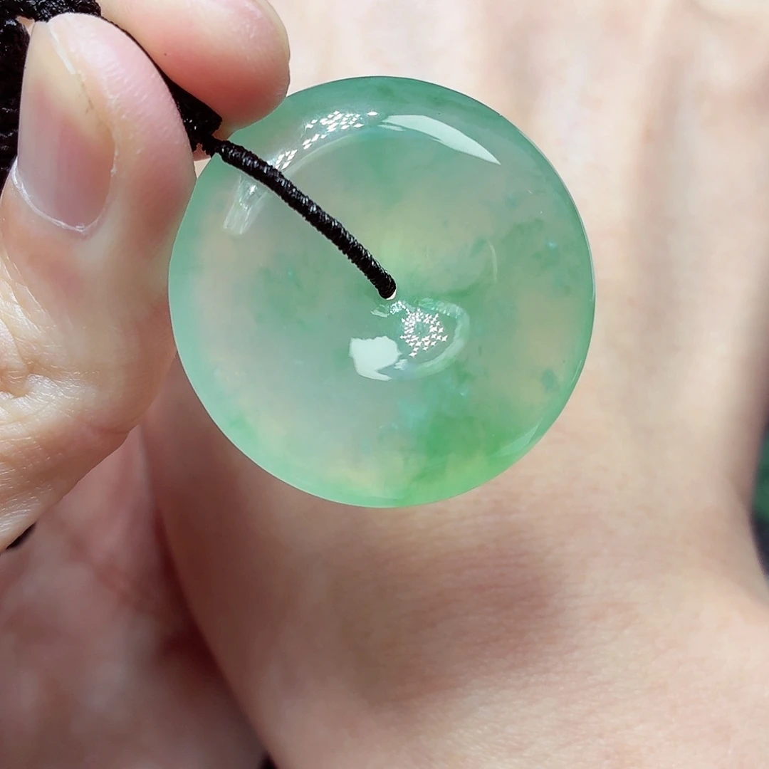 翡翠未镶嵌颈饰平安扣31.2mm-7.9mm