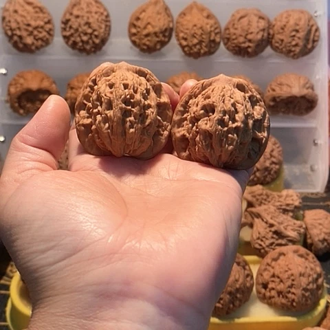 文玩核桃吊坠王****?师虎