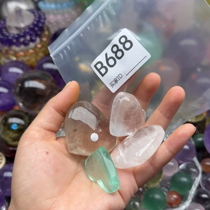 王***，未镶嵌珠宝半成品水晶B688