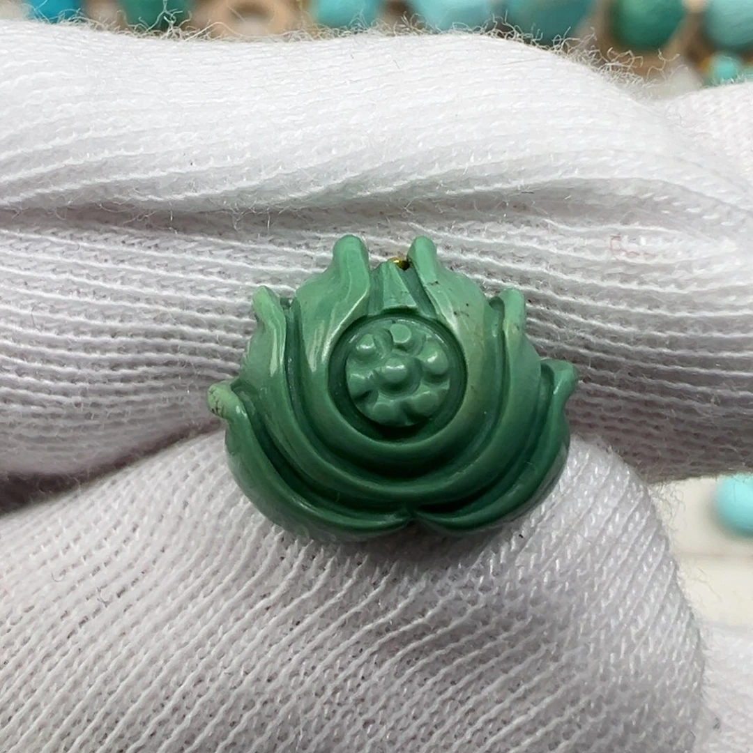 绿松石配饰未镶嵌