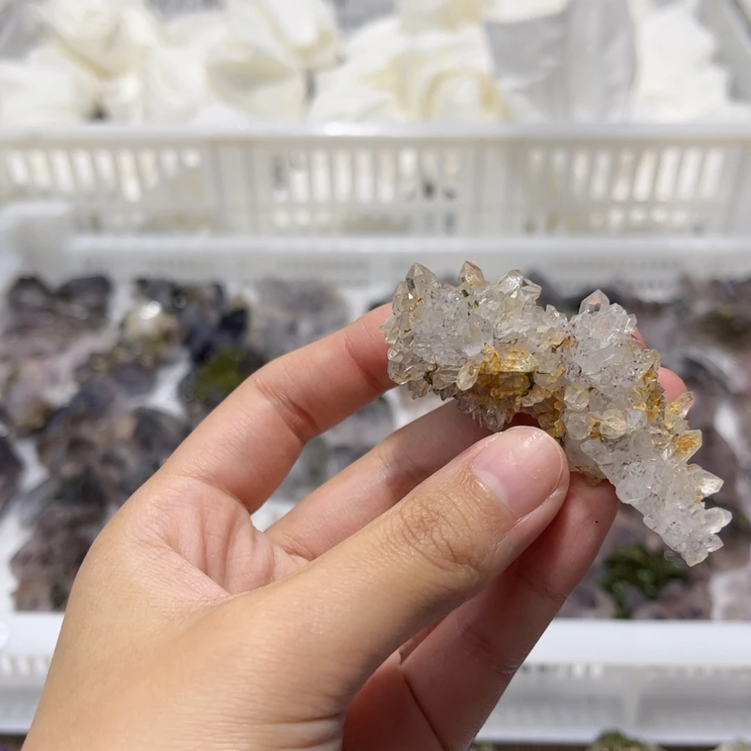 梦***溪水晶未镶嵌珠宝半成品350