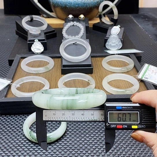 石英质玉（金丝玉）未镶嵌手镯