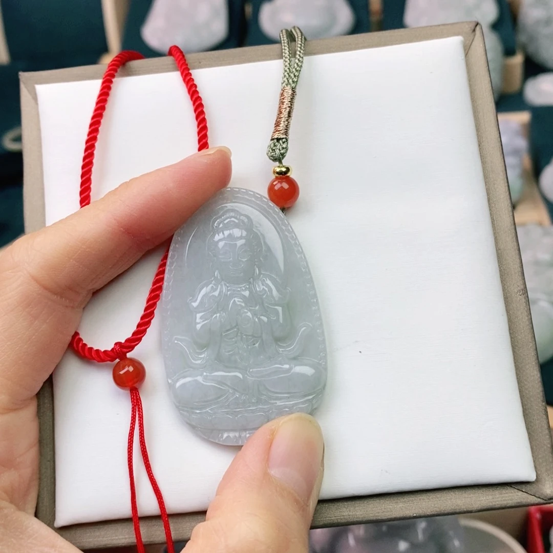 翡翠颈饰未镶嵌大日如来
