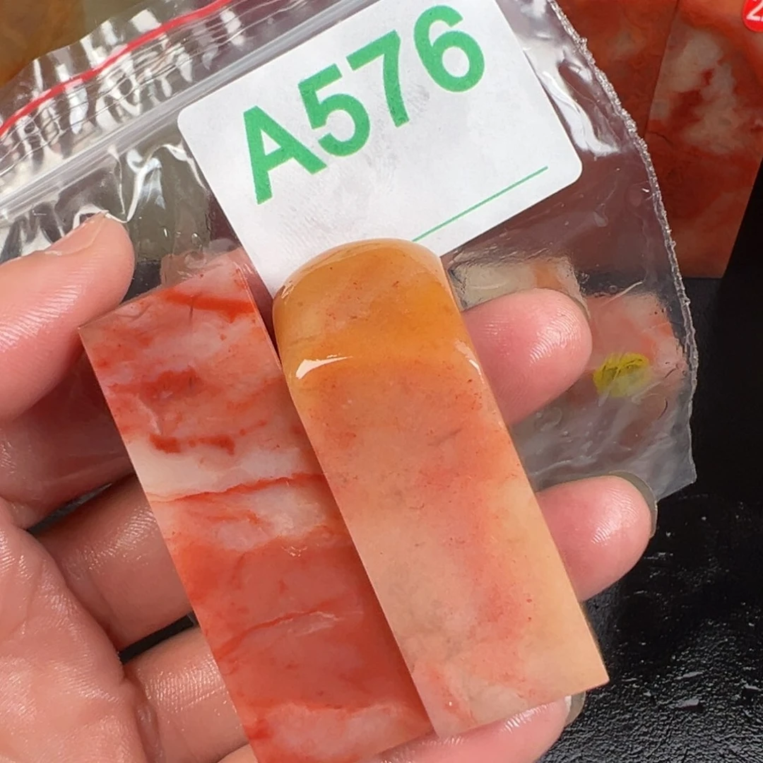 寿山石印石暮**风老挝石