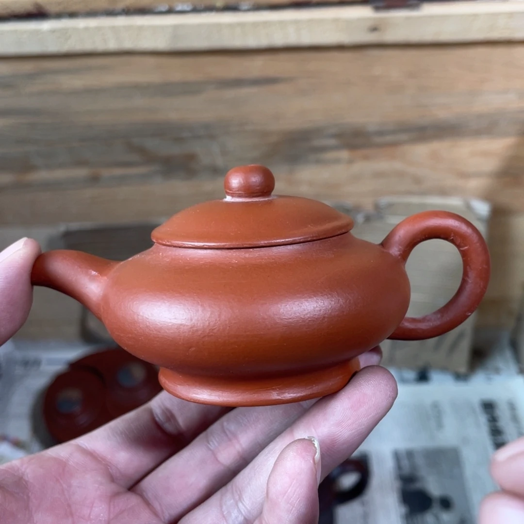 茶壶紫砂老厂紫砂壶一件。