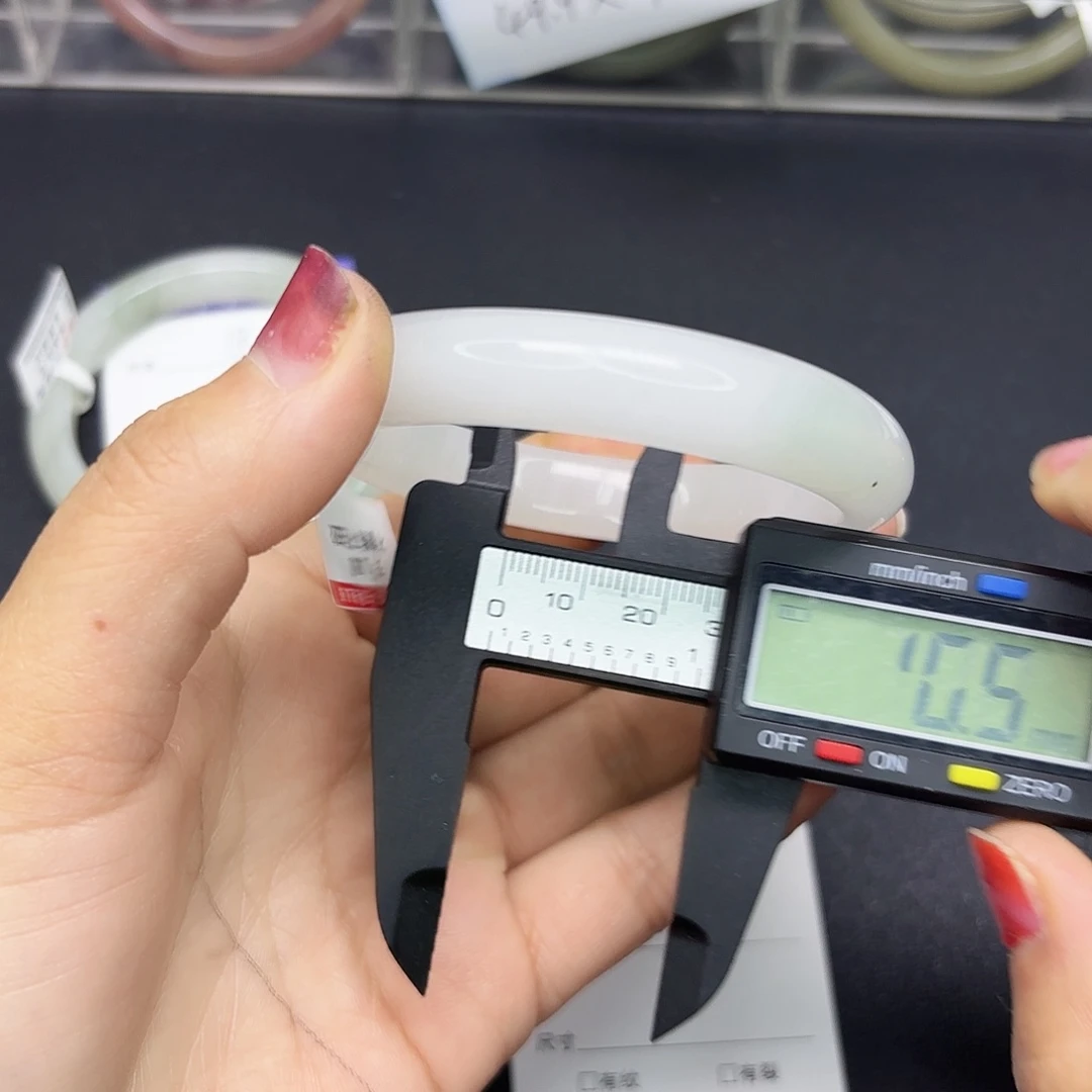 石英质玉未镶嵌手镯19/5857