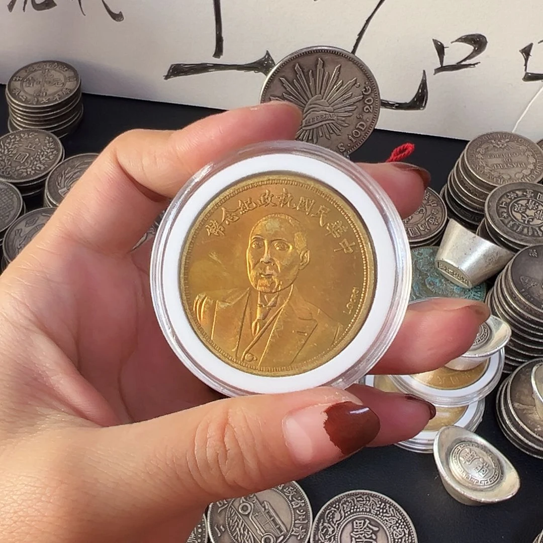 金属银元复古风格摆件