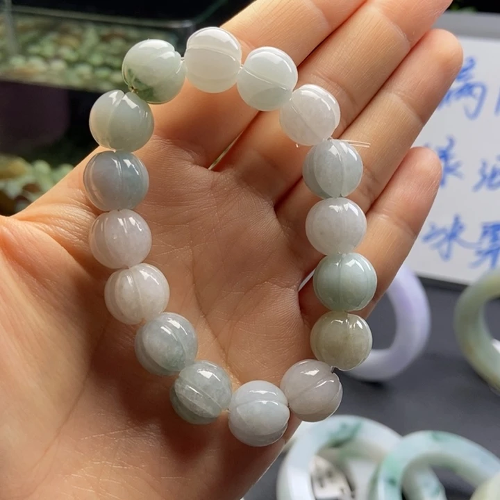 翡翠手链未镶嵌翡翠