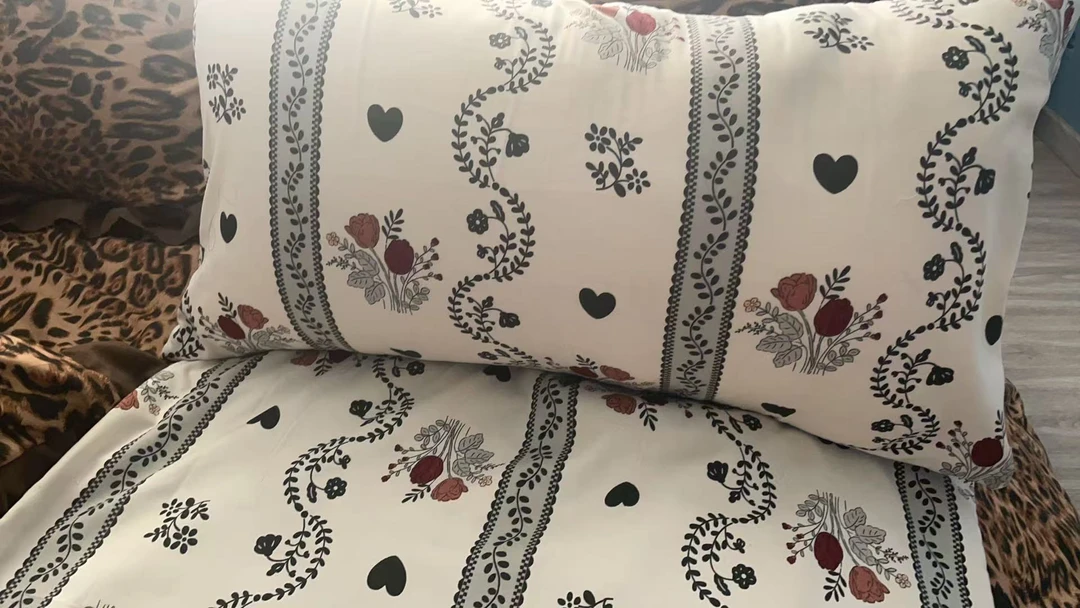 蓝色枕头套到手两个