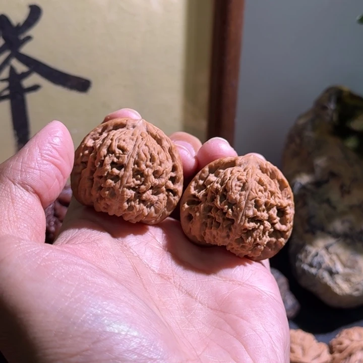 B***r吊坠文玩核桃南疆石42全品