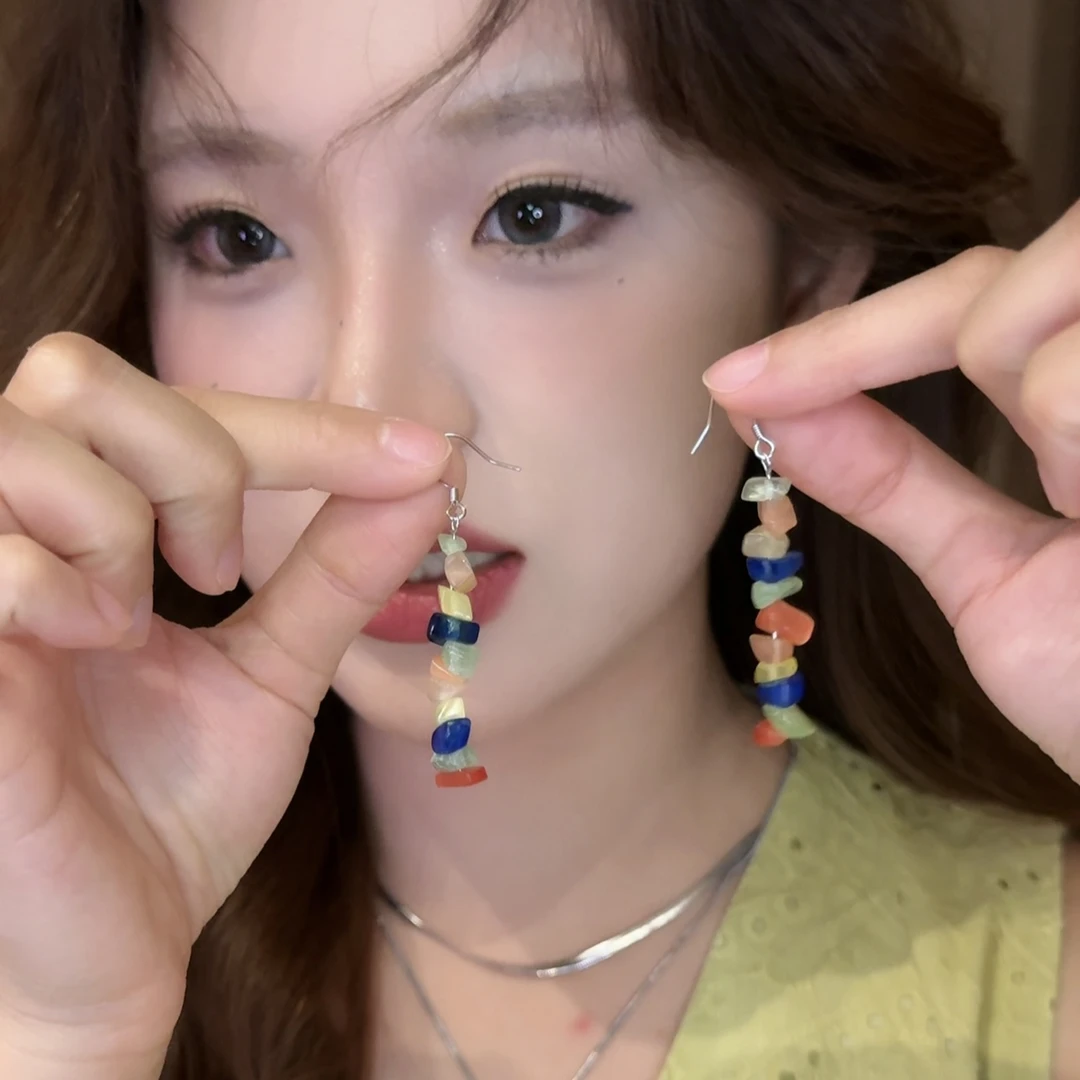 合金耳饰 多巴胺彩色不规则碎石长款耳环新款高级感气质女耳饰