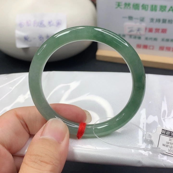 未镶嵌手镯（圆镯）翡翠5152