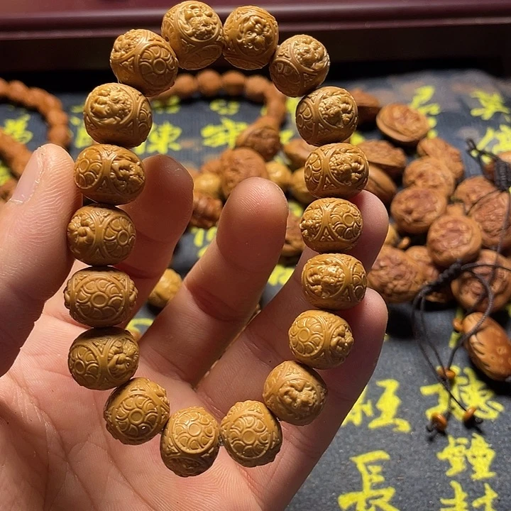 猴头核桃雕刻瑕疵大象