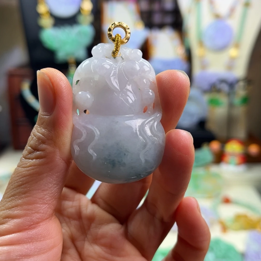 扶***光翡翠未镶嵌颈饰天然翡翠