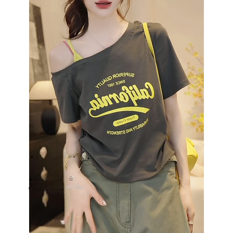 港风复古chic短袖T恤女2025夏季新款潮牌斜肩领趣味印花露肩上衣