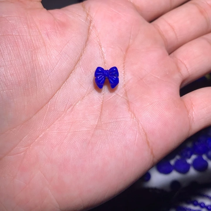 青金石未镶嵌小蝴蝶