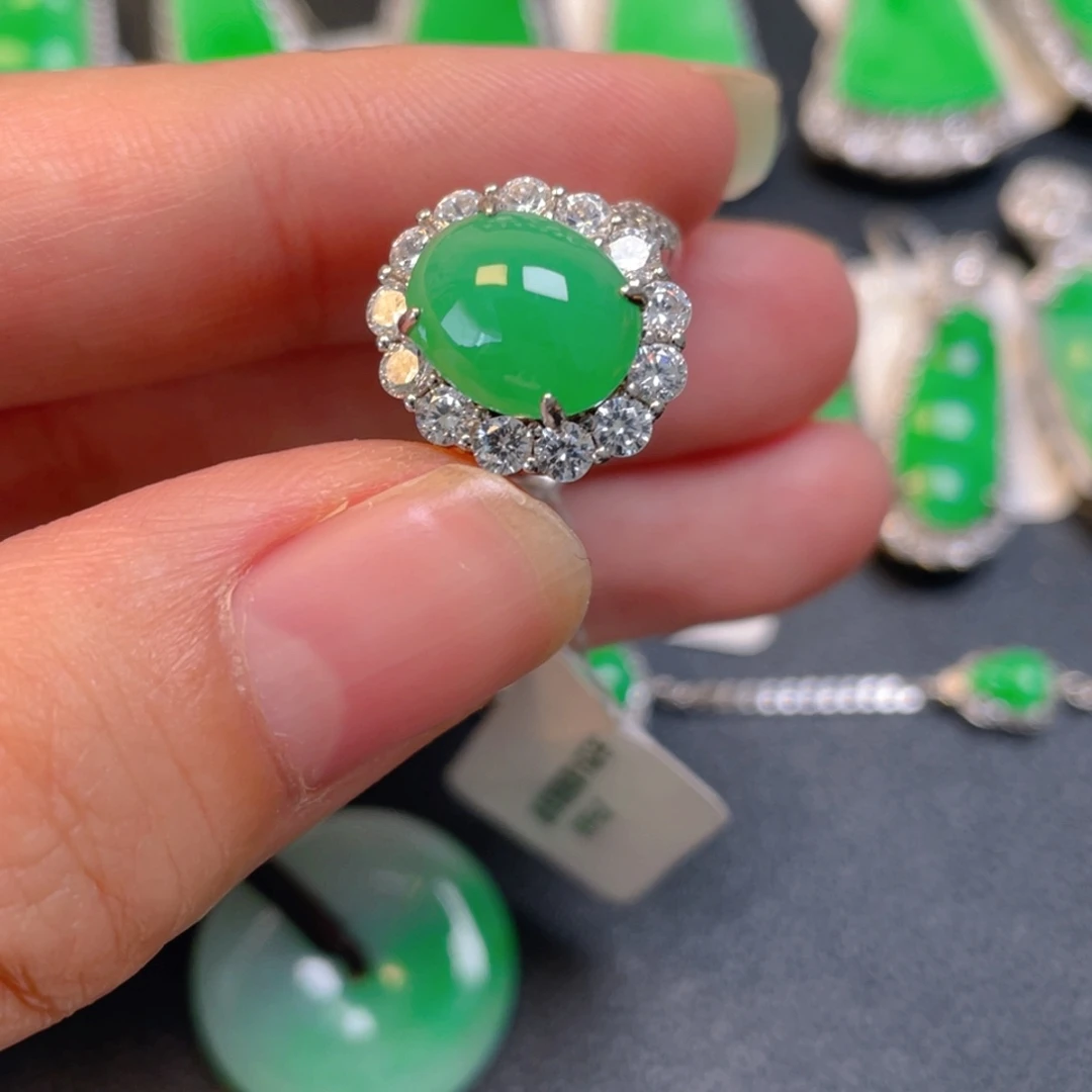 颈饰银S925镶嵌翡翠戒指