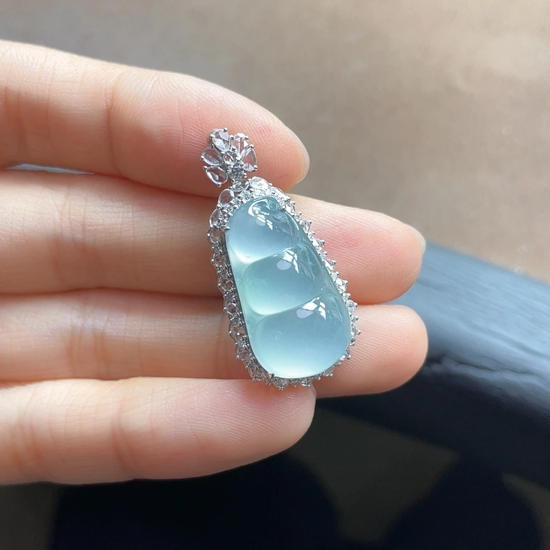 18K金镶嵌手链翡翠福豆