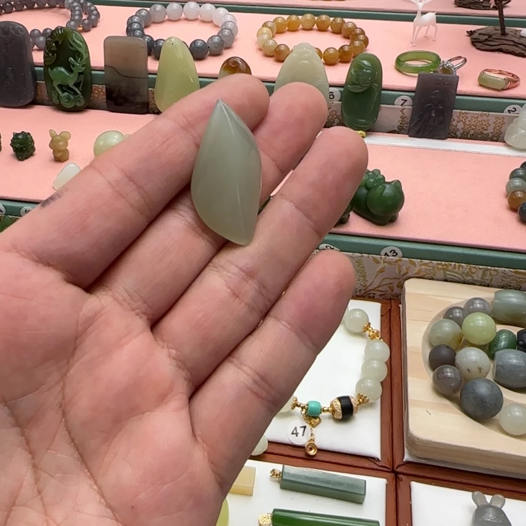 和田玉未镶嵌吊坠(不含链)